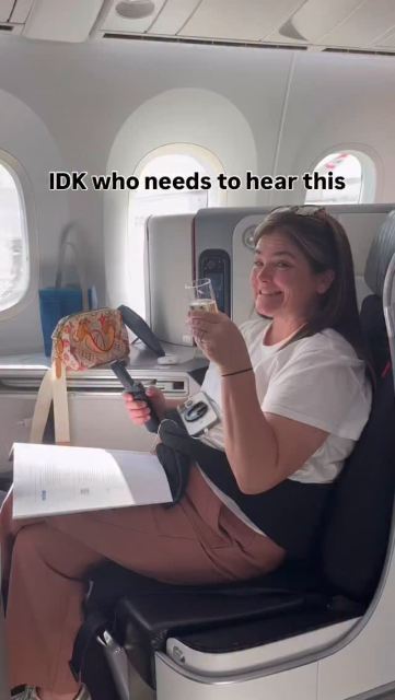 If big welcome offers are your thing (and they should be😉)

👉🏼 Comment NOW
I’ll send you the details on this mega, best points offer that you really don’t want to miss! 🚨

✈️ 🏩
Whether you want these points for hotels or flights - they are the most flexible and sooooo crazy valuable.

🥰 And of course I’ll send you the exact info you need on getting huge value from this card 

Big, elevated offers like this are how I earn 1 million+ points each year 🥳